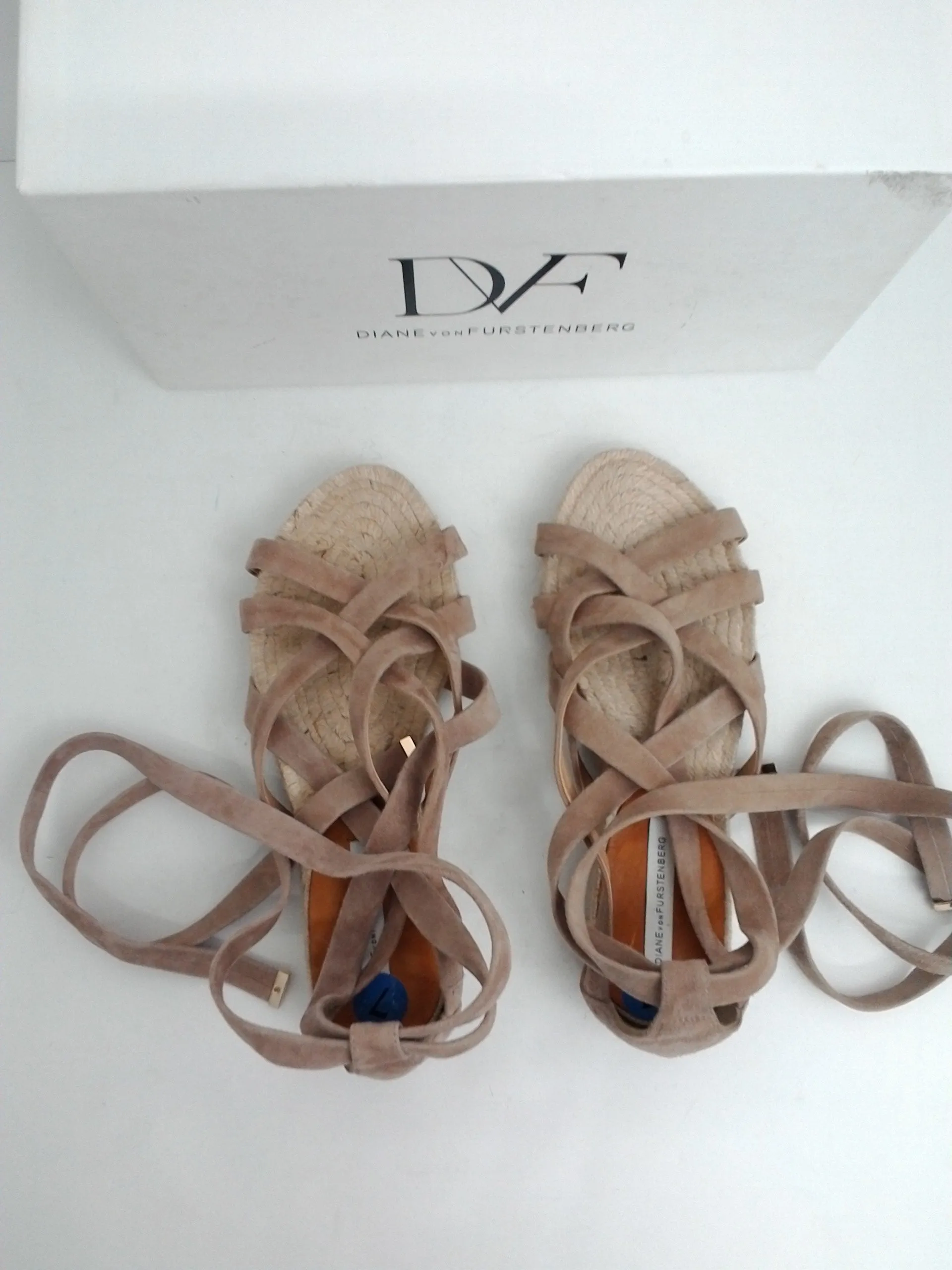 Diane Von Furstenberg Women's Bastia Powder Suede Sandal Size 7 M