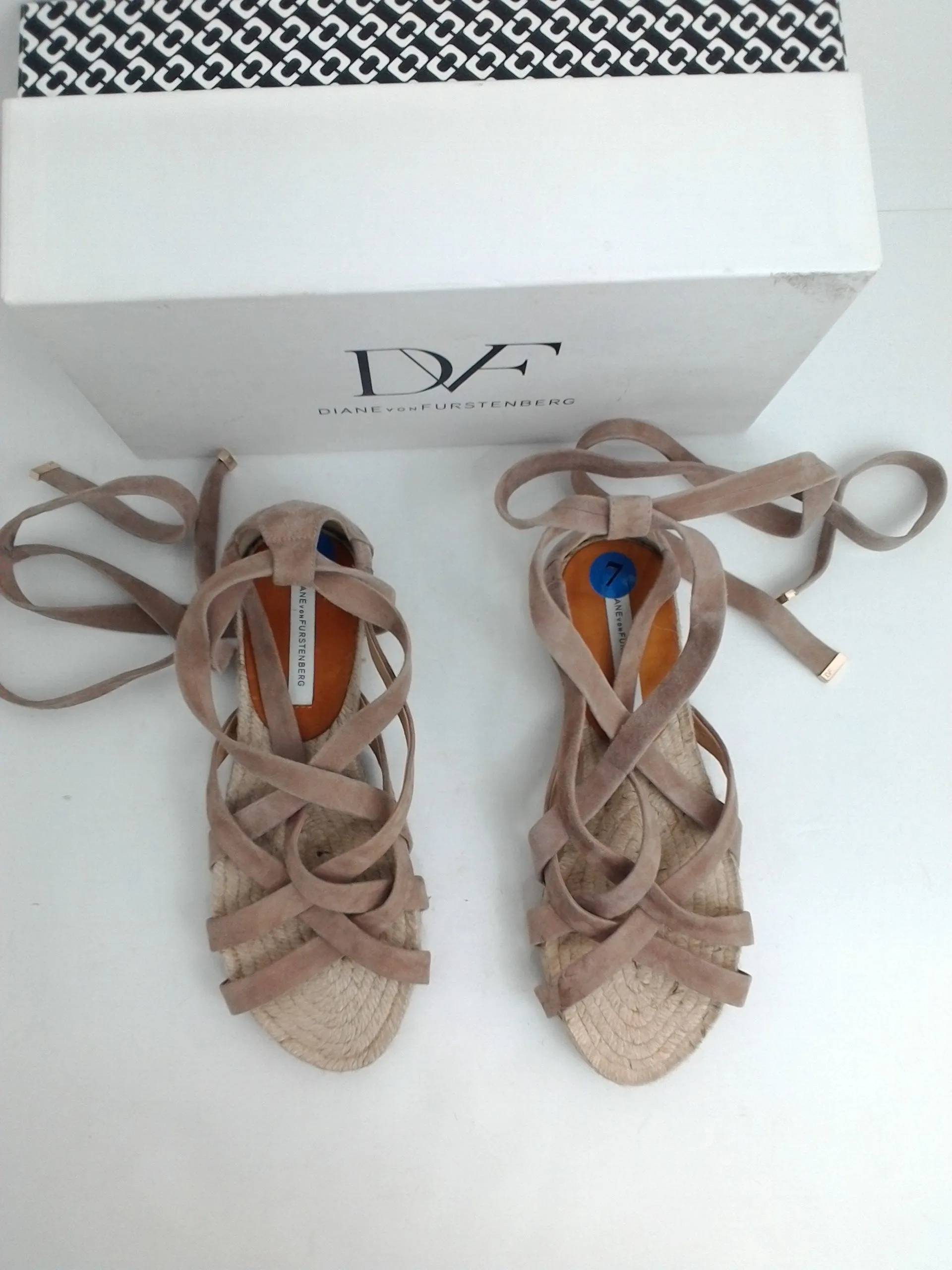 Diane Von Furstenberg Women's Bastia Powder Suede Sandal Size 7 M